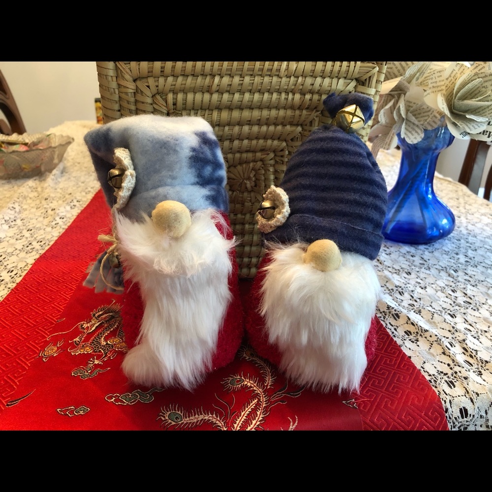 Pair of Gnomes